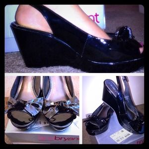 Black peep toe wedge