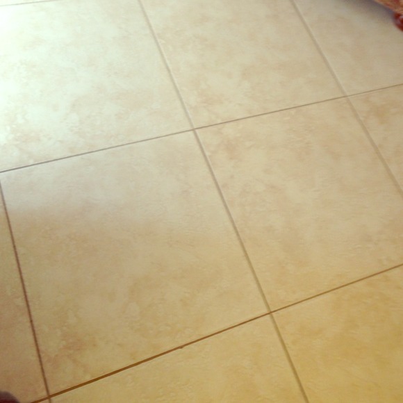 Vs perfume bundle for Brandi.