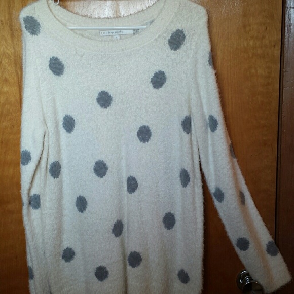White and gray polka-dotted sweater - Picture 1 of 2