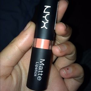 SOLD ✖️✖️✖️ Nyx matte lipstick