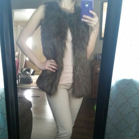 Dark brown Fuax-Fur vest
