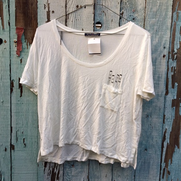 Brandy Melville graphic pocket tee