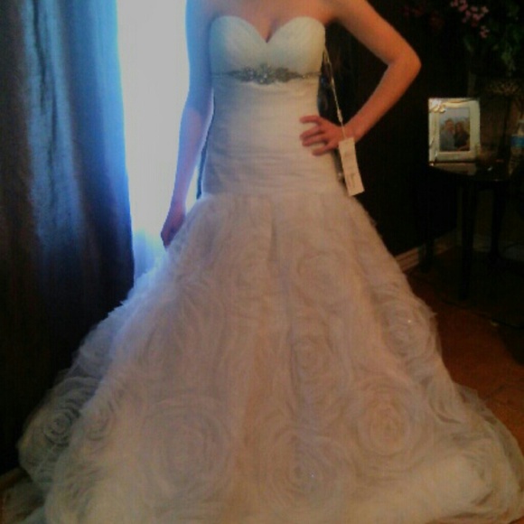 🌟SOLD🌟SOLD🌟"NWT STUNNING WEDDING DRESS" - Picture 3 of 4