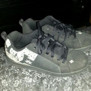 DC skate shoes
