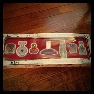 Set of 7 perfumes
