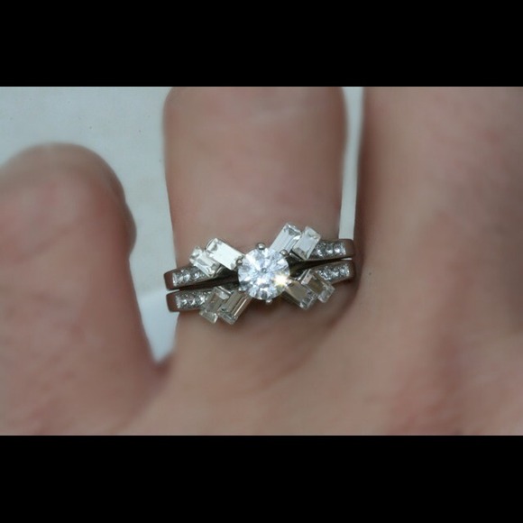 Clearance!!  Sparkle burst bridal set - Picture 1 of 4