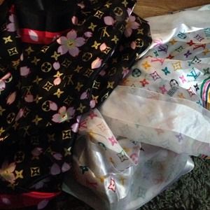 Louis Vuitton Scarves
