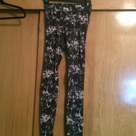 Size Small Camo leggings