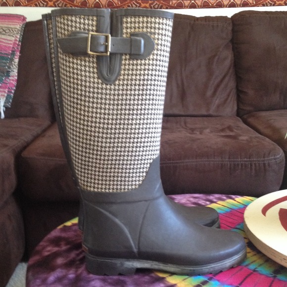 Banana Republic Rainboots Size 9