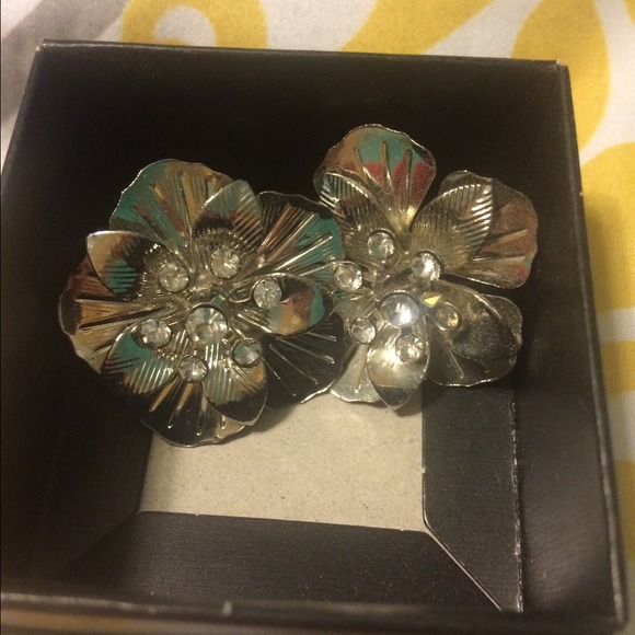 Silver flower earrings