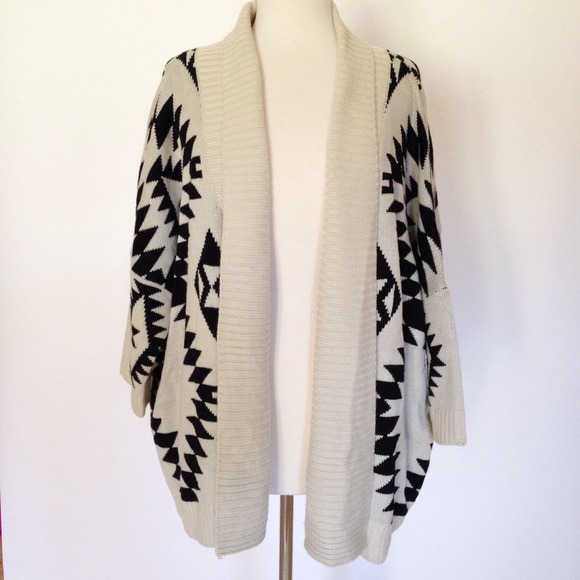 ❌ SOLD BOUTIQUE ITEM Oversized Aztec Cardigan