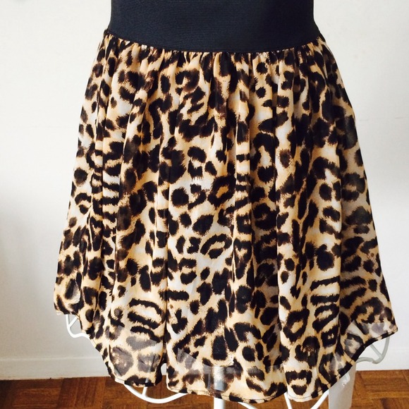 ***SOLD***Leopard Print Skater Skirt - Picture 2 of 3