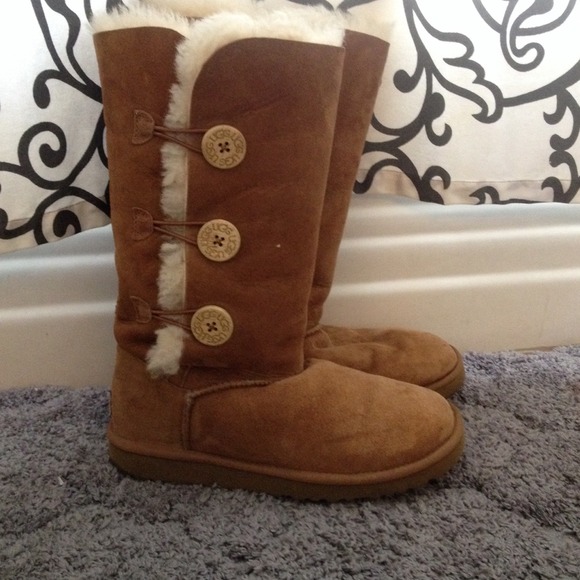 Chestnut, Tall, Button Down UGGS