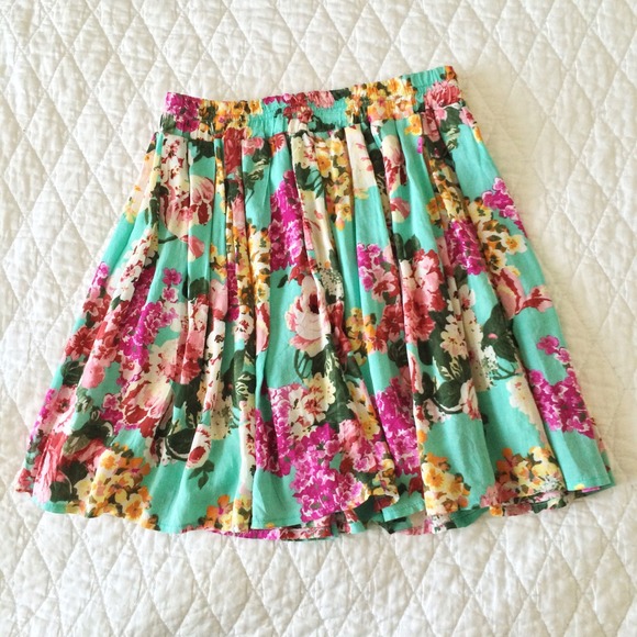 Brandy Melville floral skirt