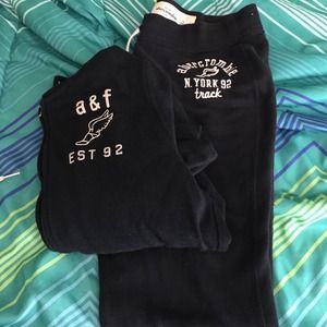 Abercrombie Kids Sweat Suit