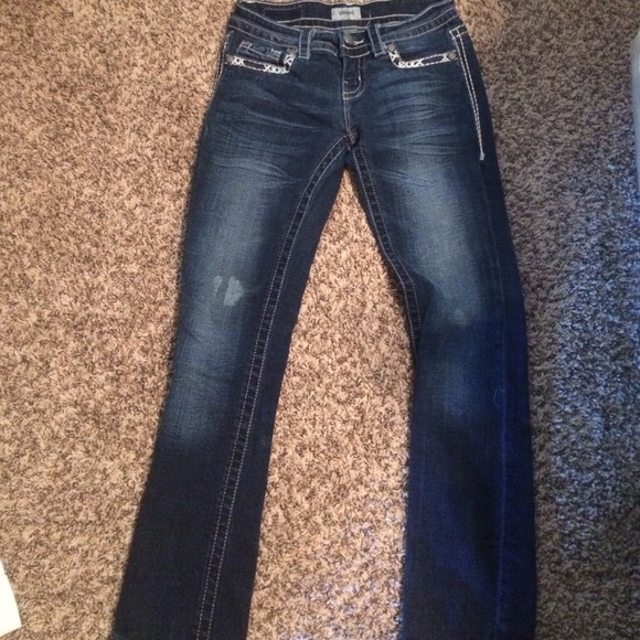 Dark blue day trip jeans