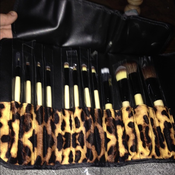 Sold in bundle to michelem0919