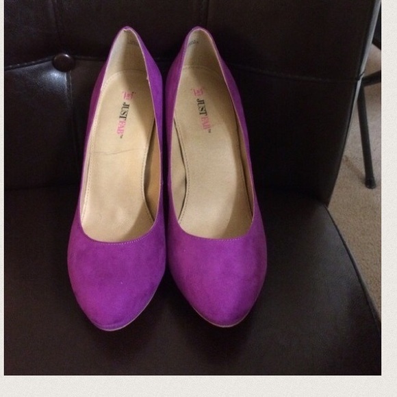 ๐ทSOLD๐ท๐HostPick 2/08/15๐ Purple Pumps! - Picture 2 of 2