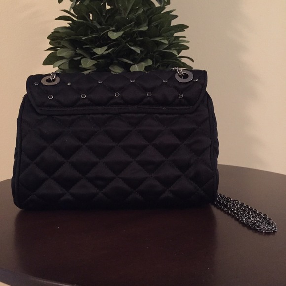 ⛔️SOLD⛔️ANN TAYLOR SHOULDER BAG. - Picture 3 of 4