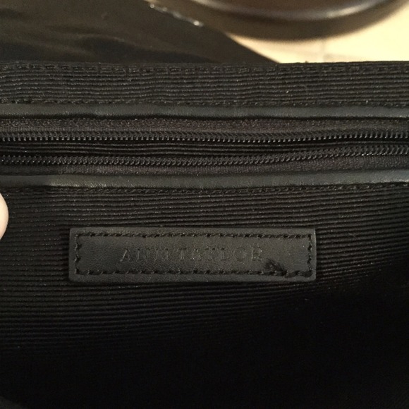 ⛔️SOLD⛔️ANN TAYLOR SHOULDER BAG. - Picture 4 of 4