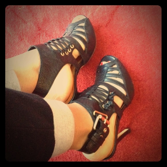 Vince Camuto heel. Gently used.