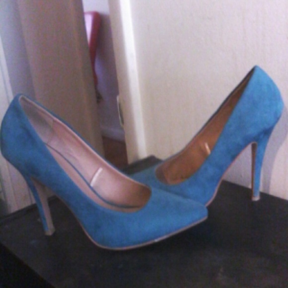 Turquoise classic pump! Forever 21