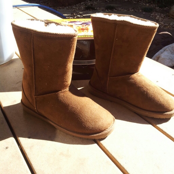 Dawgs Shoes - FLASH SALE! NWT Super Comfortable Chestnut Dawgs! Dawgs Shoes - FLASH SALE! NWT Super Comfortable Chestnut Dawgs!