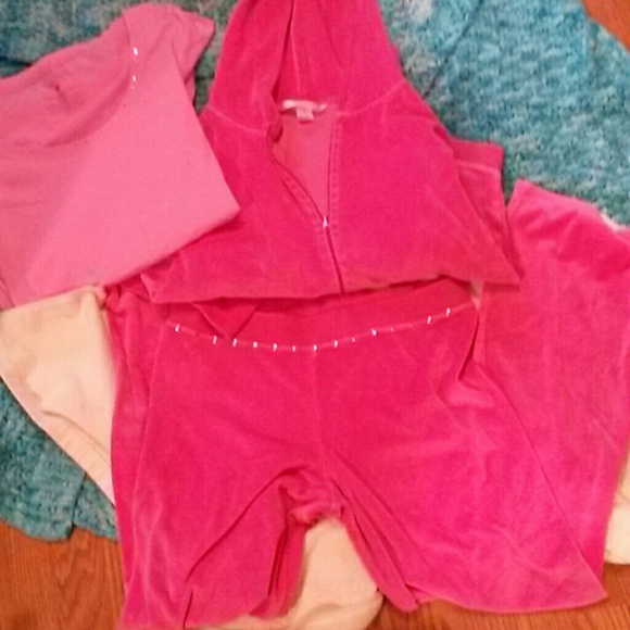 VS  3 PC STUDDED PINK VELOUR SET! - Picture 3 of 4