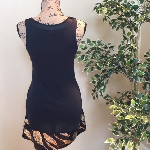 Little sequin black dress! - Picture 4 of 4