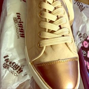 On HOLD until April 2-Twiggy London Tennis Shoe.