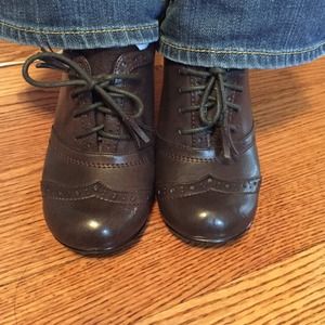 Cute brown leather oxfords, never worn