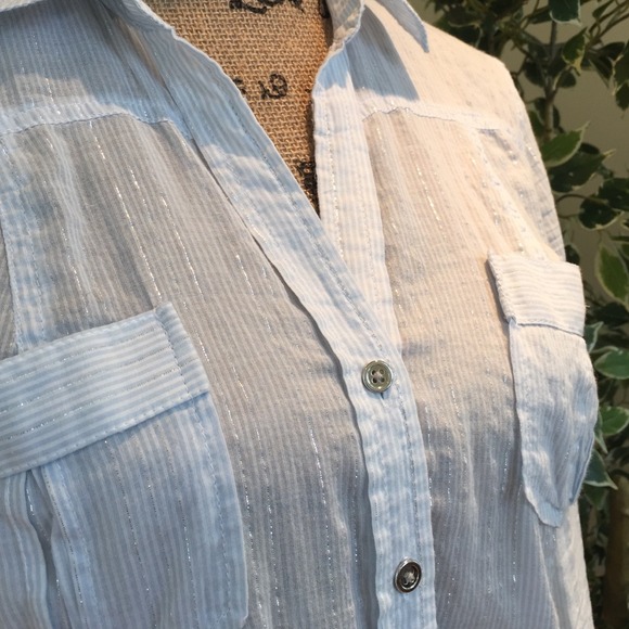 Button down shirt! - Picture 2 of 4