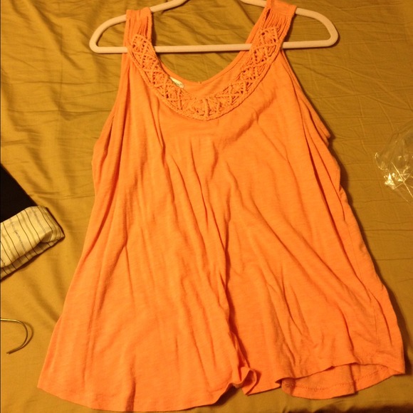 Coral knit tank