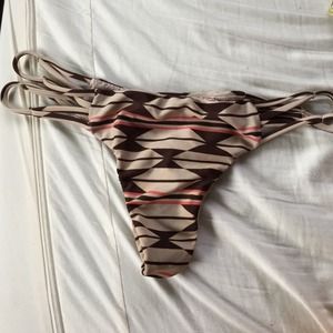 Acacia Maui Bottoms in Native