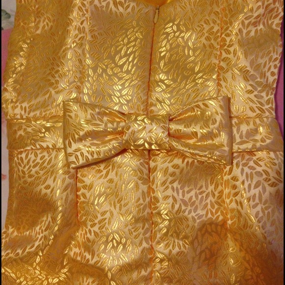 Yellow dress - Picture 2 of 3