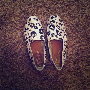 Limited edition cheetah toms SOLD BUNDLE