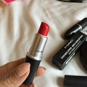 SOLD ✨✨✨✨ in bundle MAC mac red lipstick