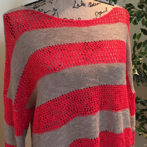 Cropped sweater! - Picture 2 of 3