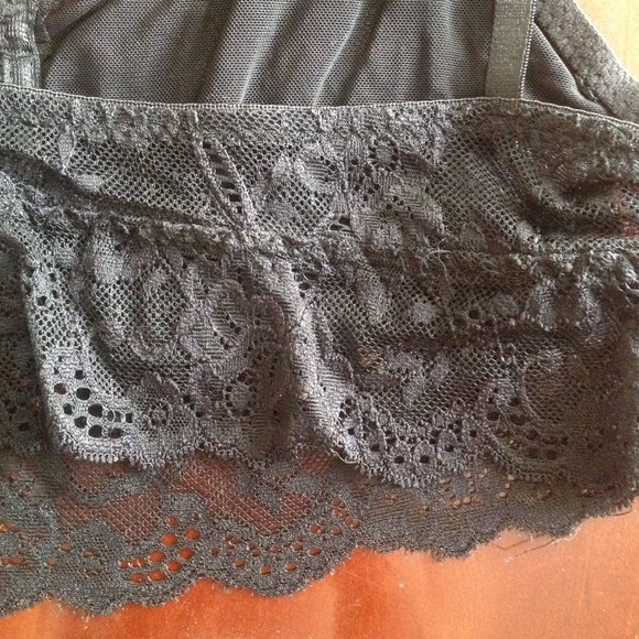 💞bundled💞 Black Lace Bralette - Picture 5 of 6
