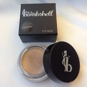Be a bombshell eye base in submissive