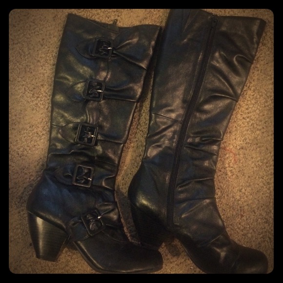 Cathy Jean buckle boots