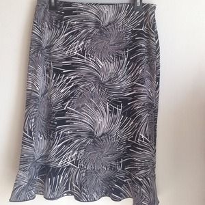 BCBG cute skirt