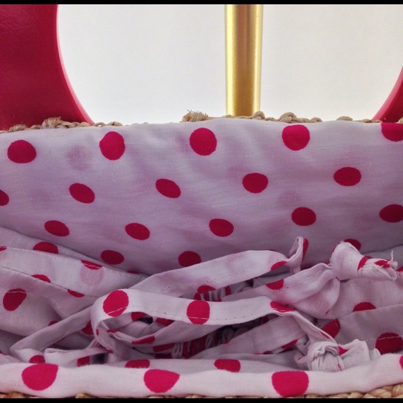 ⚡️Flash Sale⚡️Straw bag hot pink wooden handles - Picture 3 of 3