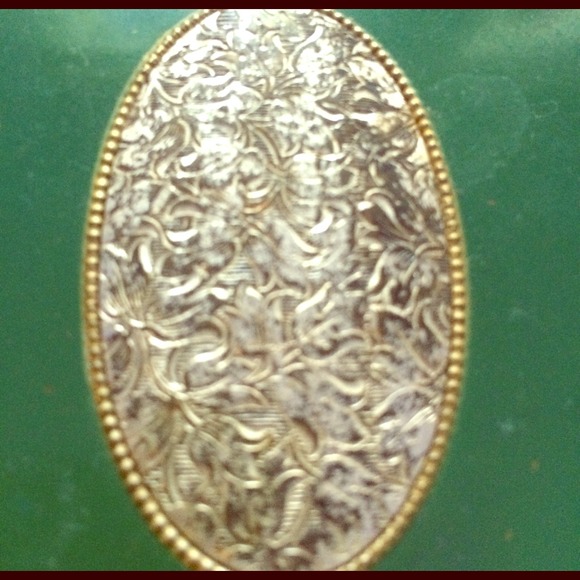 Gorgeous Vintage compact