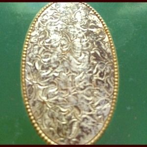 Gorgeous Vintage compact