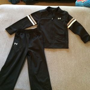 Under Armout boys sport set. Used. Size 4T.