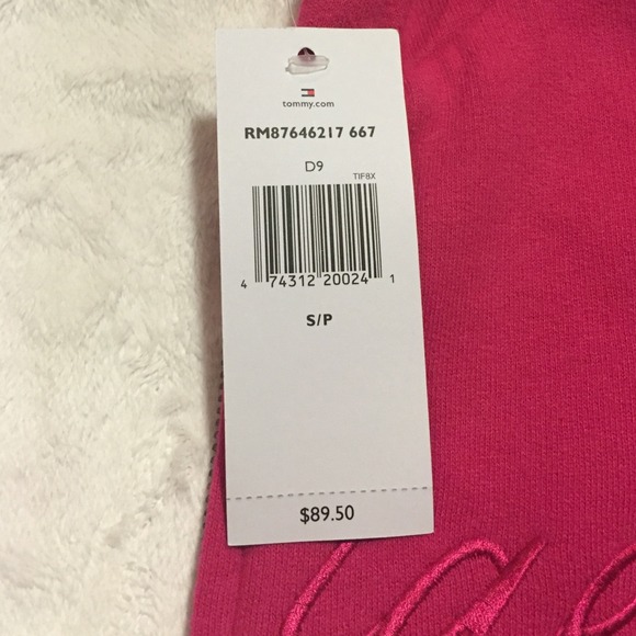 🚫SOLD🚫 🎀Tommy Hilfiger Fur hoodie🎀 SOLD - Picture 4 of 4