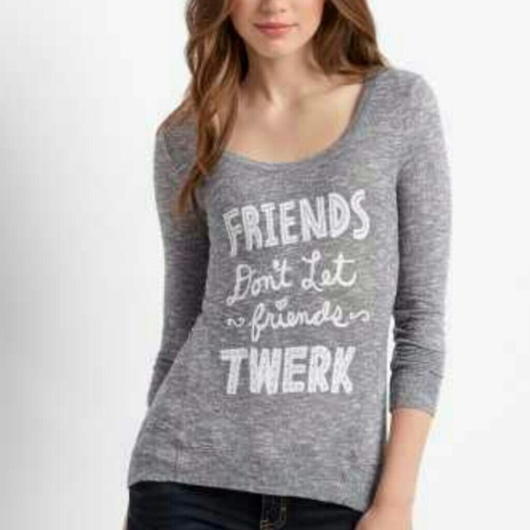 NWT long sleeve hi-lo jerk knit top