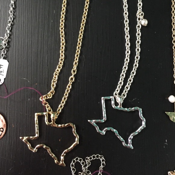 Silver or gold Texas necklace