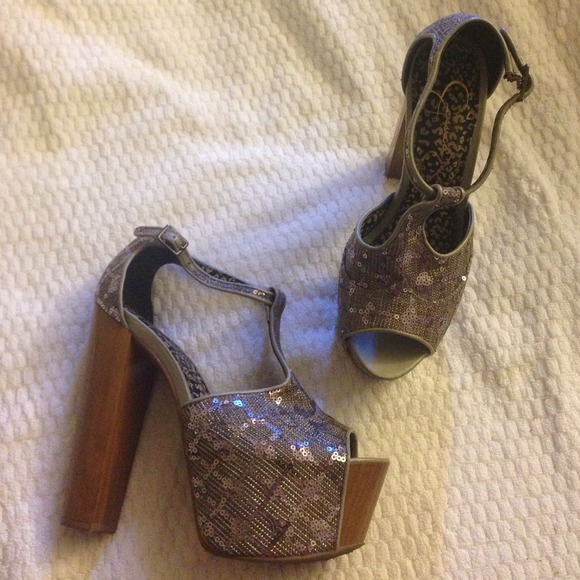 Jessica Simpson heels